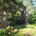 Apartment Climatise A Les Pins Dans Avec Piscine Juan-les-Pins