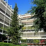 Climatise A Les Pins Dans Avec Piscine Juan-les-Pins