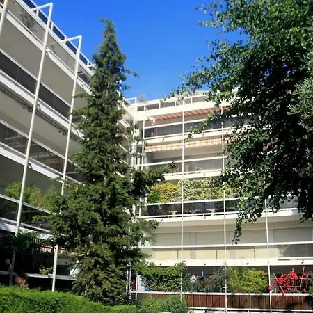 Climatise A Les Pins Dans Avec Piscine Жуан-ле-Пен