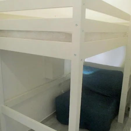 Apartament Climatise A Les Pins Dans Avec Piscine