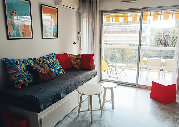 公寓 Climatise A Les Pins Dans Avec Piscine *