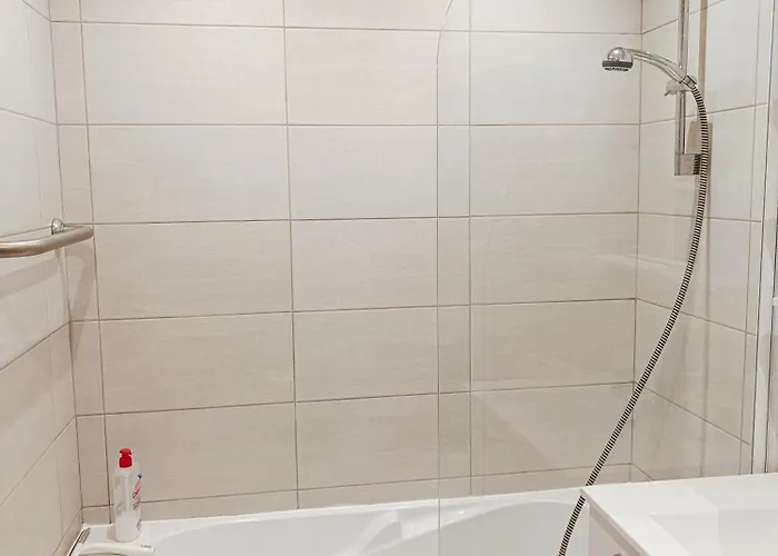 Climatise A Les Pins Dans Avec Piscine Lejlighed