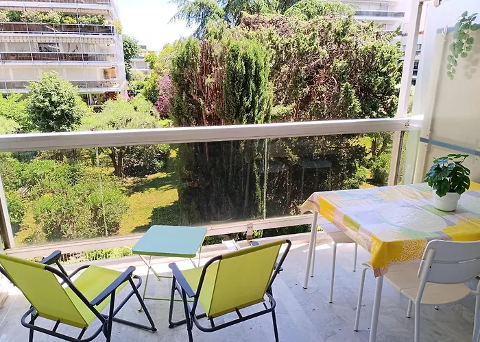 Climatise A Les Pins Dans Avec Piscine * 胡安莱潘