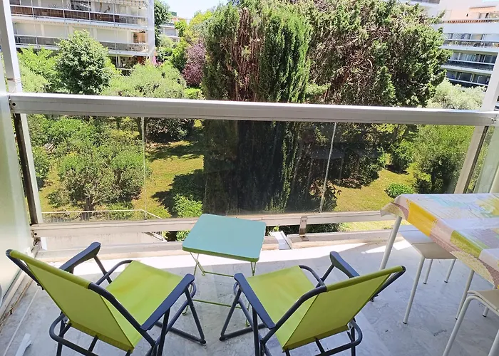 Apartman Climatise A Les Pins Dans Avec Piscine