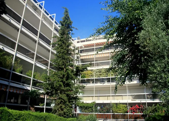 Climatise A Les Pins Dans Avec Piscine جوان ليه باه
